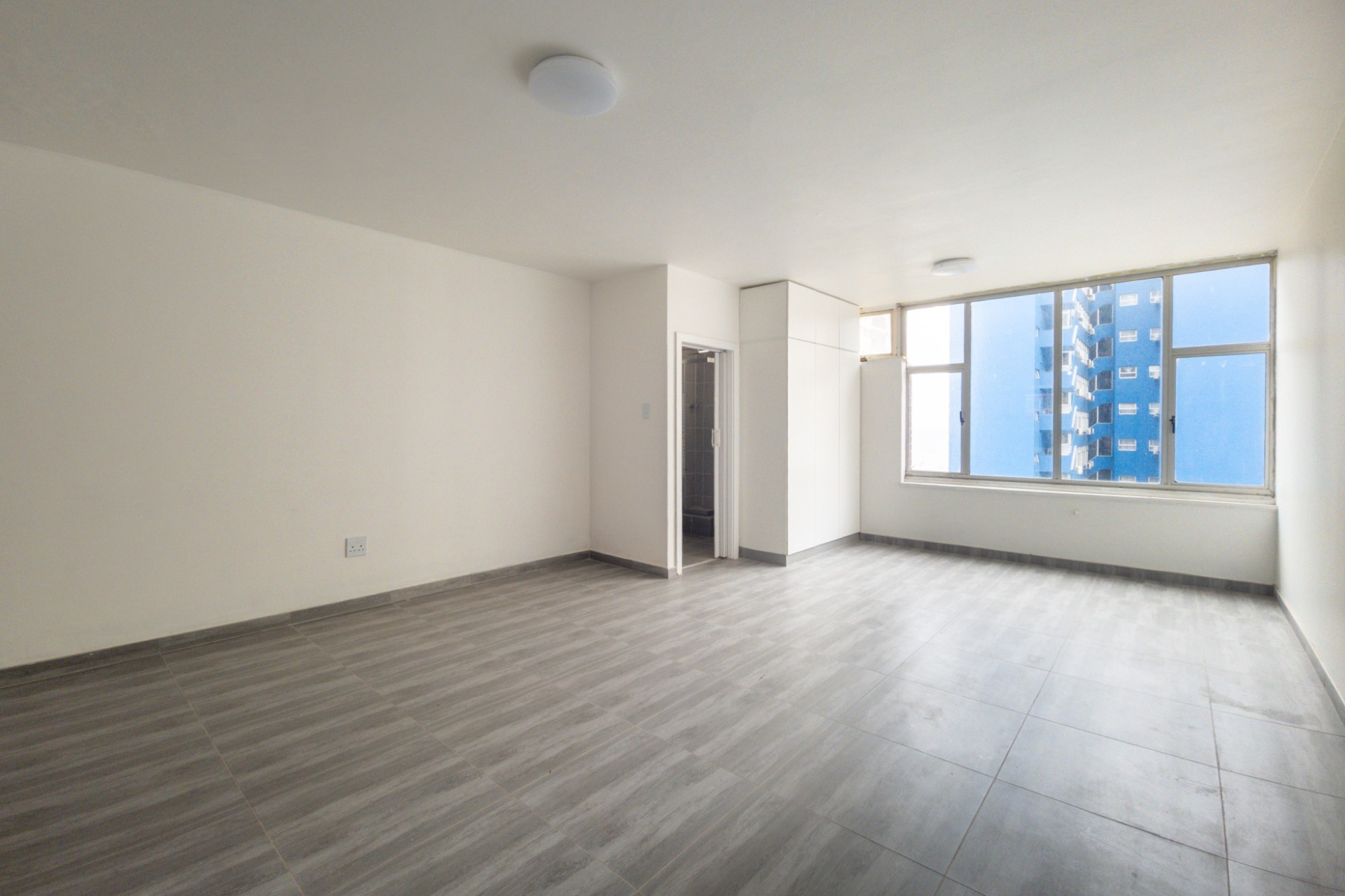 Studio Apartment for sale in South Beach, Durban, KwaZulu Natal, 46 m²
