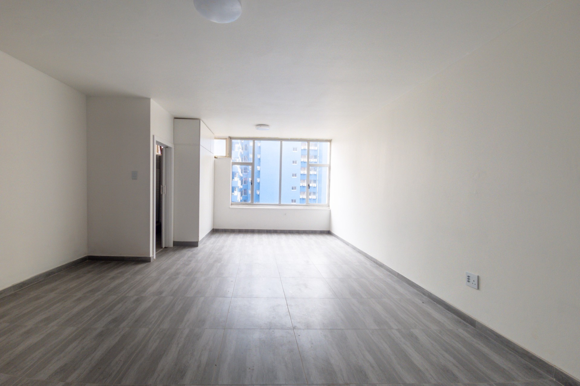 Studio Apartment for sale in South Beach, Durban, KwaZulu Natal, 46 m²
