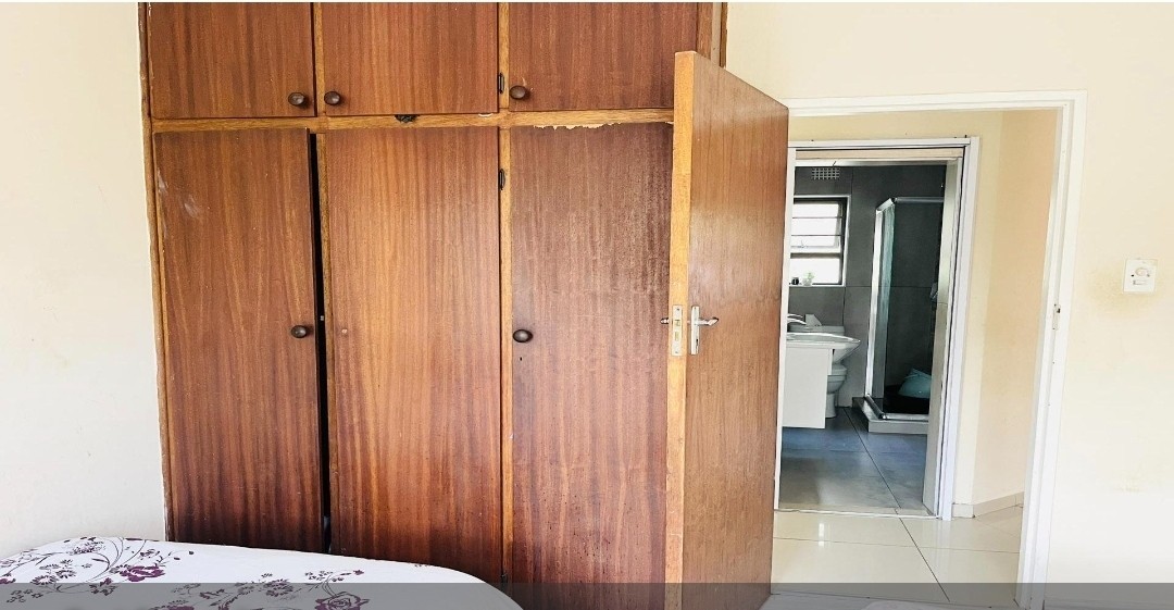 House for sale in Beacon Bay, East London, 998 m²
