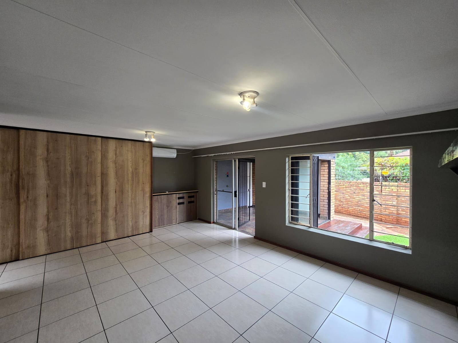 Townhouse for sale in Annlin, Pretoria, 93 m²
