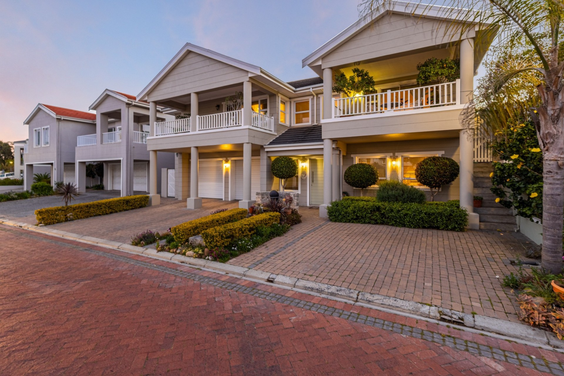 House for sale in Durbanville Central, Durbanville, 347 m²