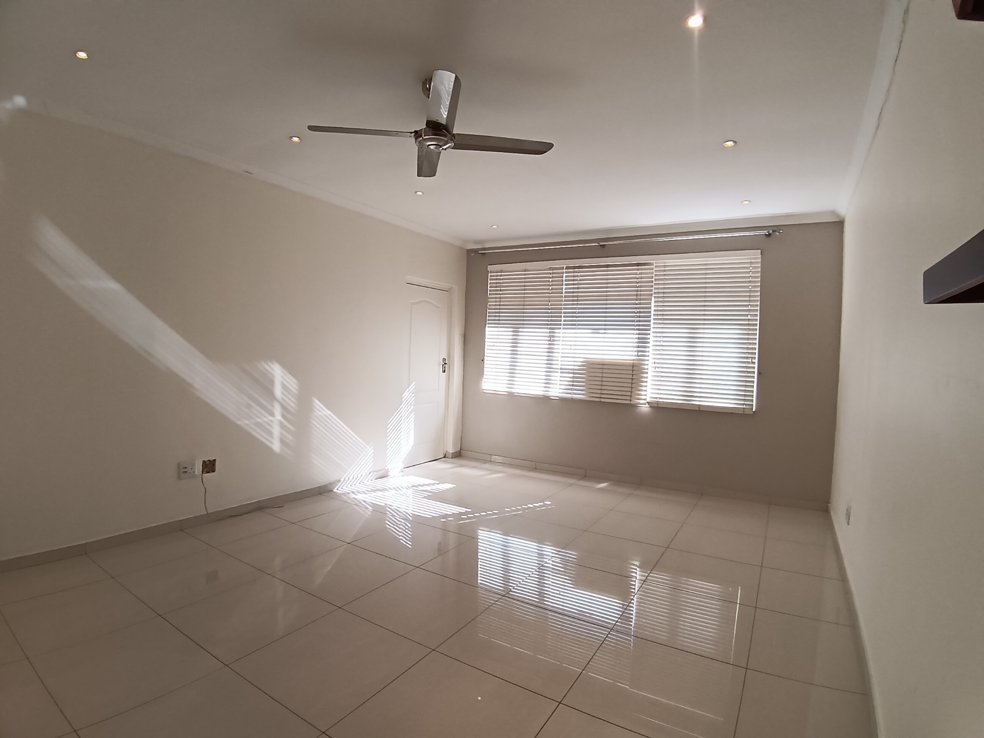 Apartment for sale in Essenwood, Durban, KwaZulu Natal, 110 m²