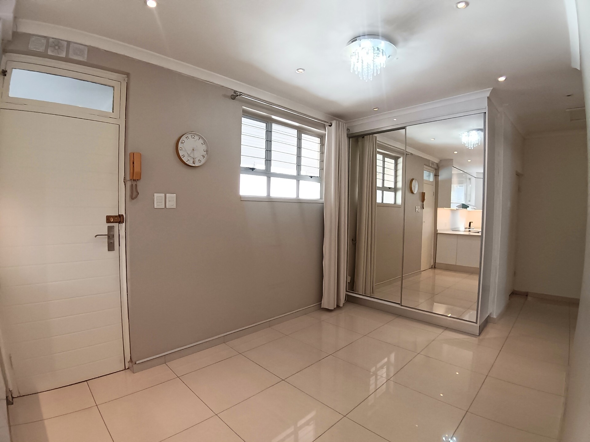 Apartment for sale in Essenwood, Durban, KwaZulu Natal, 110 m²