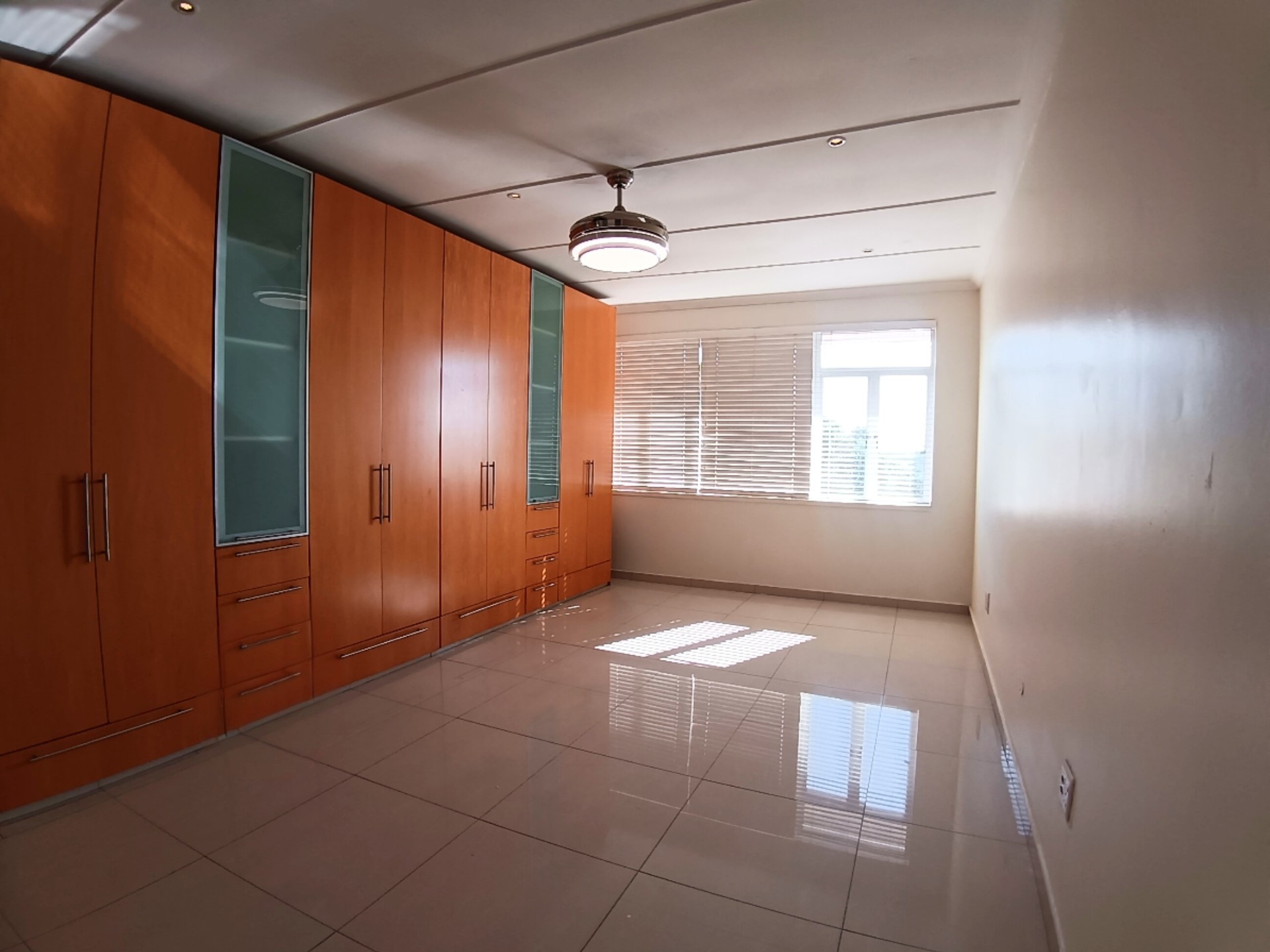 Apartment for sale in Essenwood, Durban, KwaZulu Natal, 110 m²