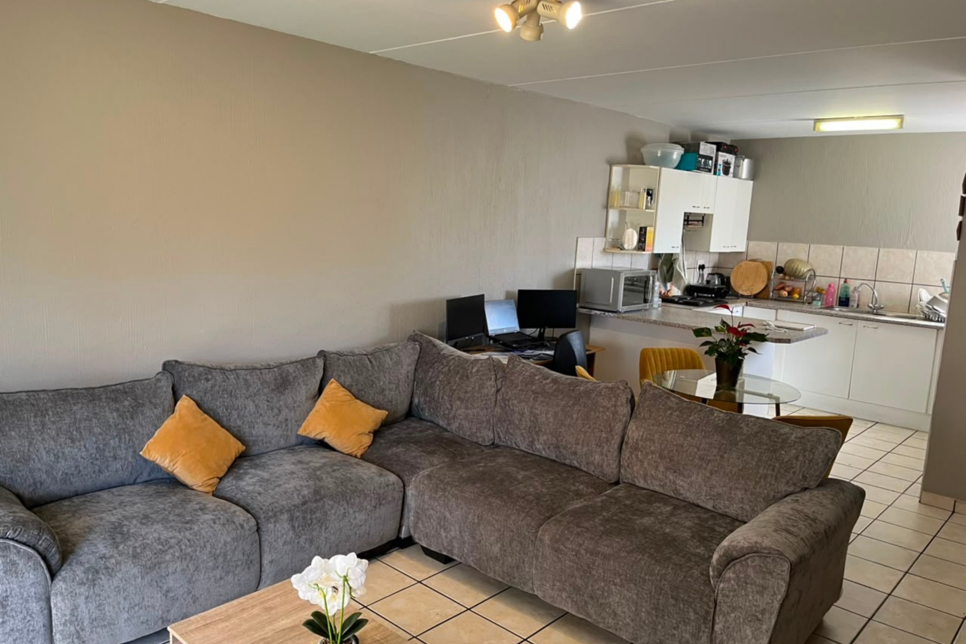 Apartment for sale in Strubensvallei, Roodepoort, 61 m²