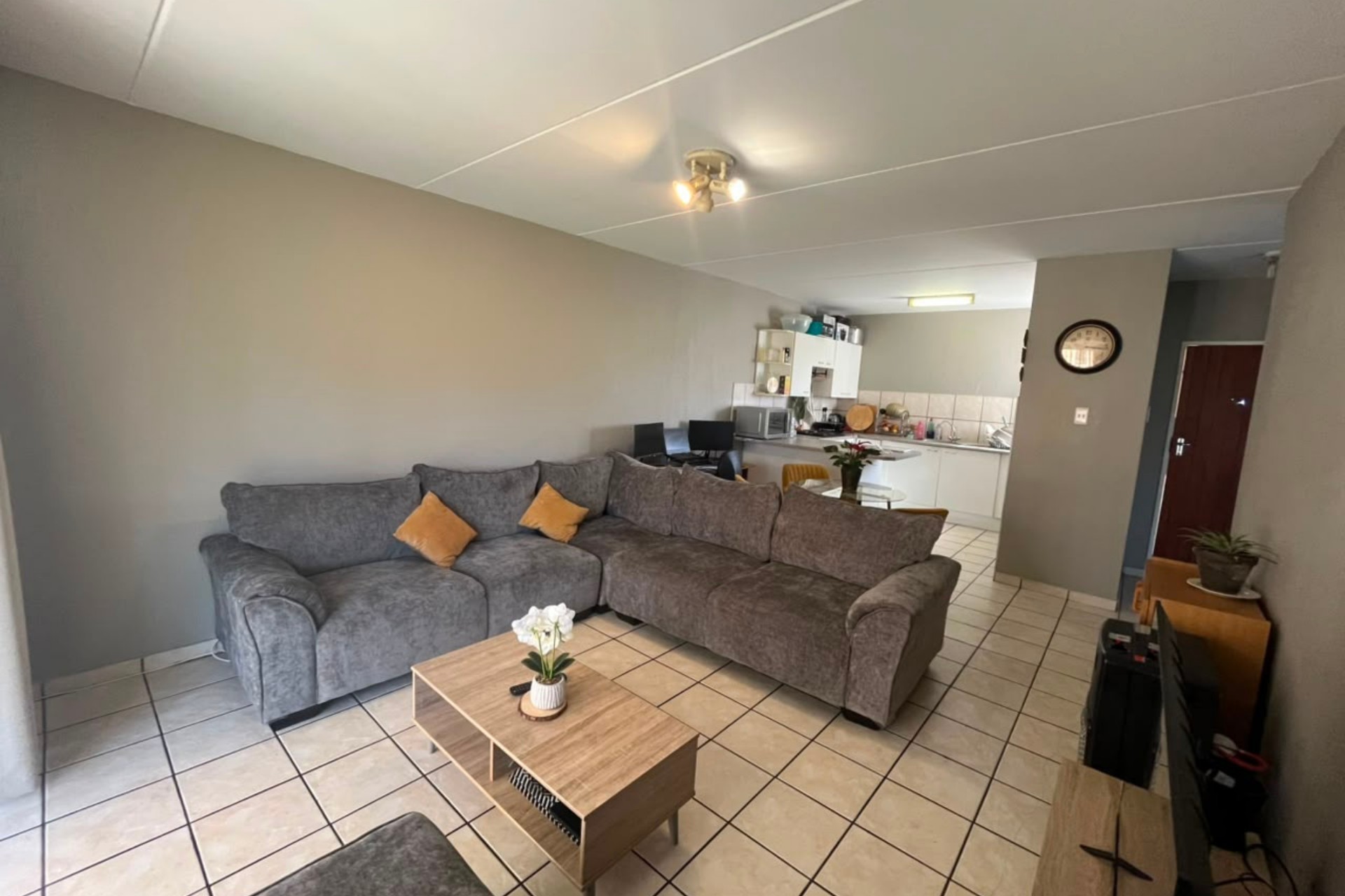 Apartment for sale in Strubensvallei, Roodepoort, 61 m²