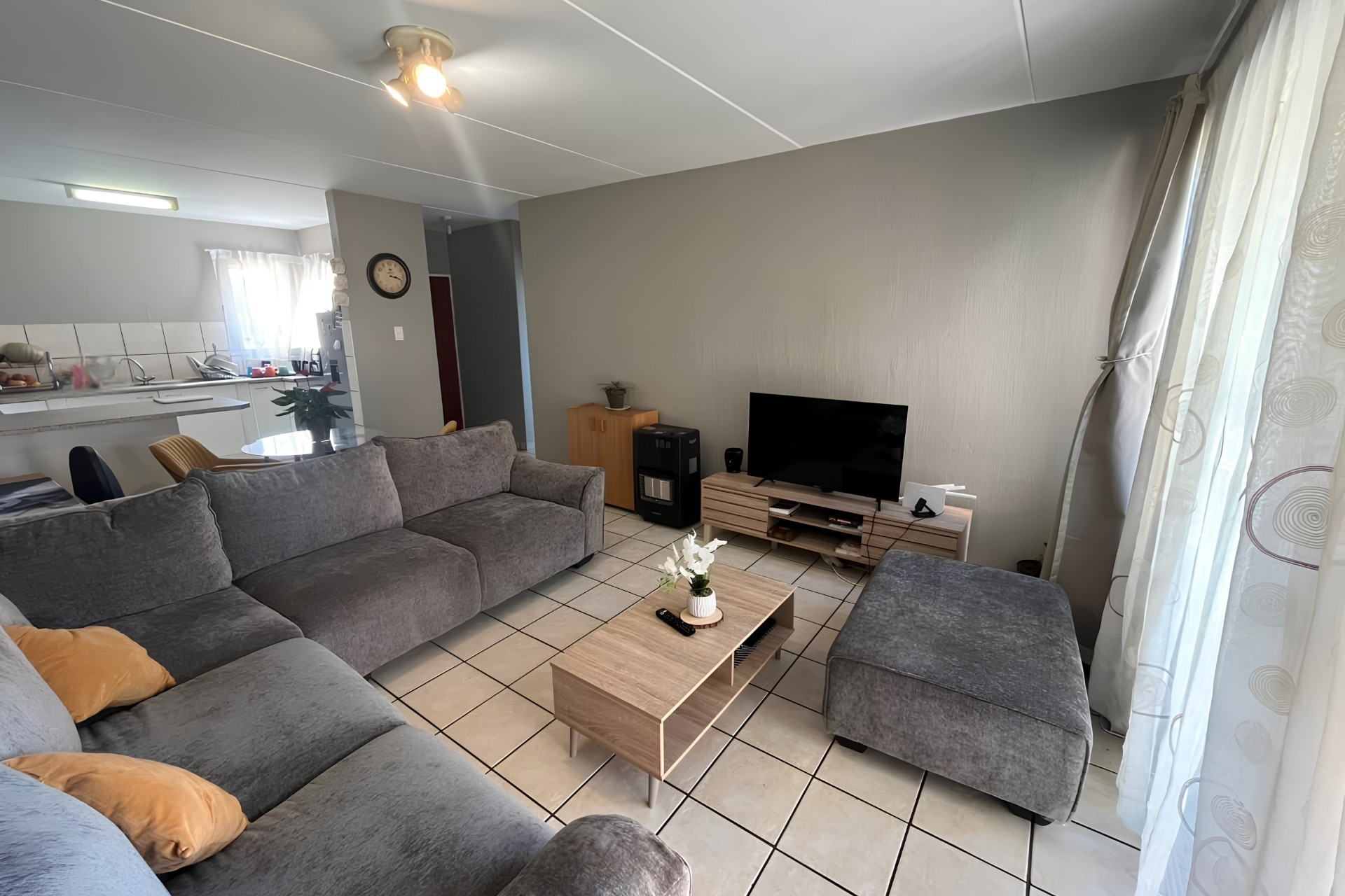 Apartment for sale in Strubensvallei, Roodepoort, 61 m²
