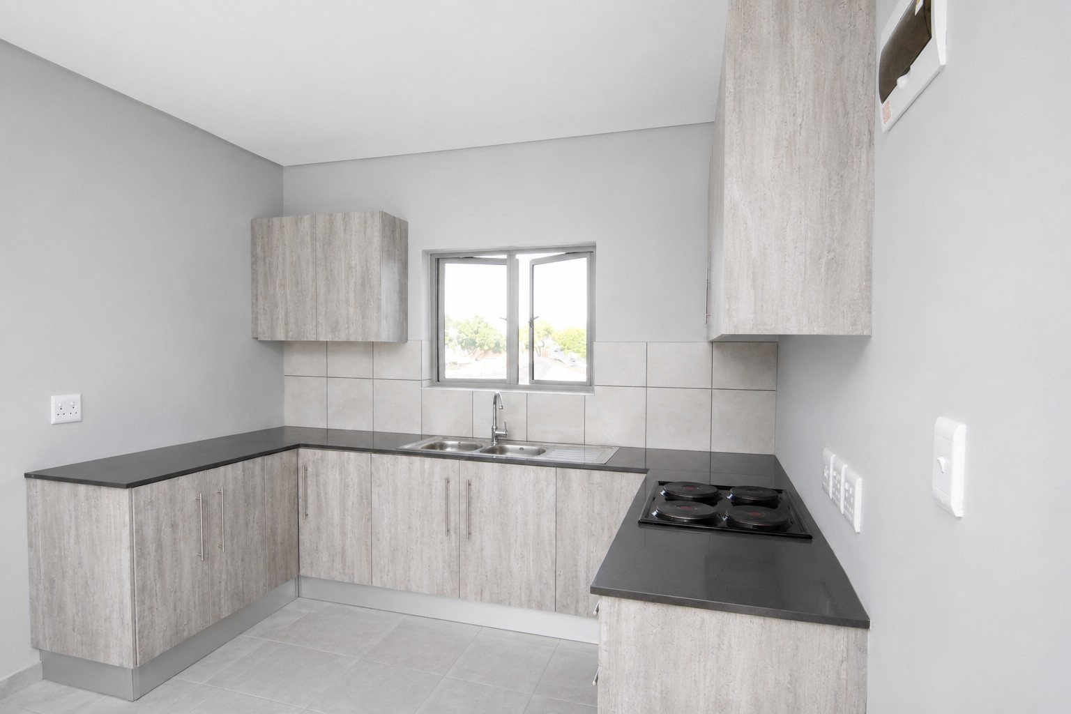 Duplex for sale in Ruyterwacht, Goodwood, 120 m²