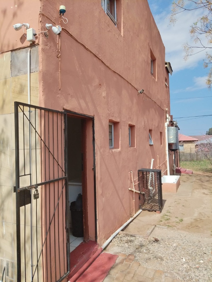 House for sale in Queenstown Central, Queenstown, 12 Blesbok Street, Queenstown Central, Queenstown, Eastern Cape, 687 m²