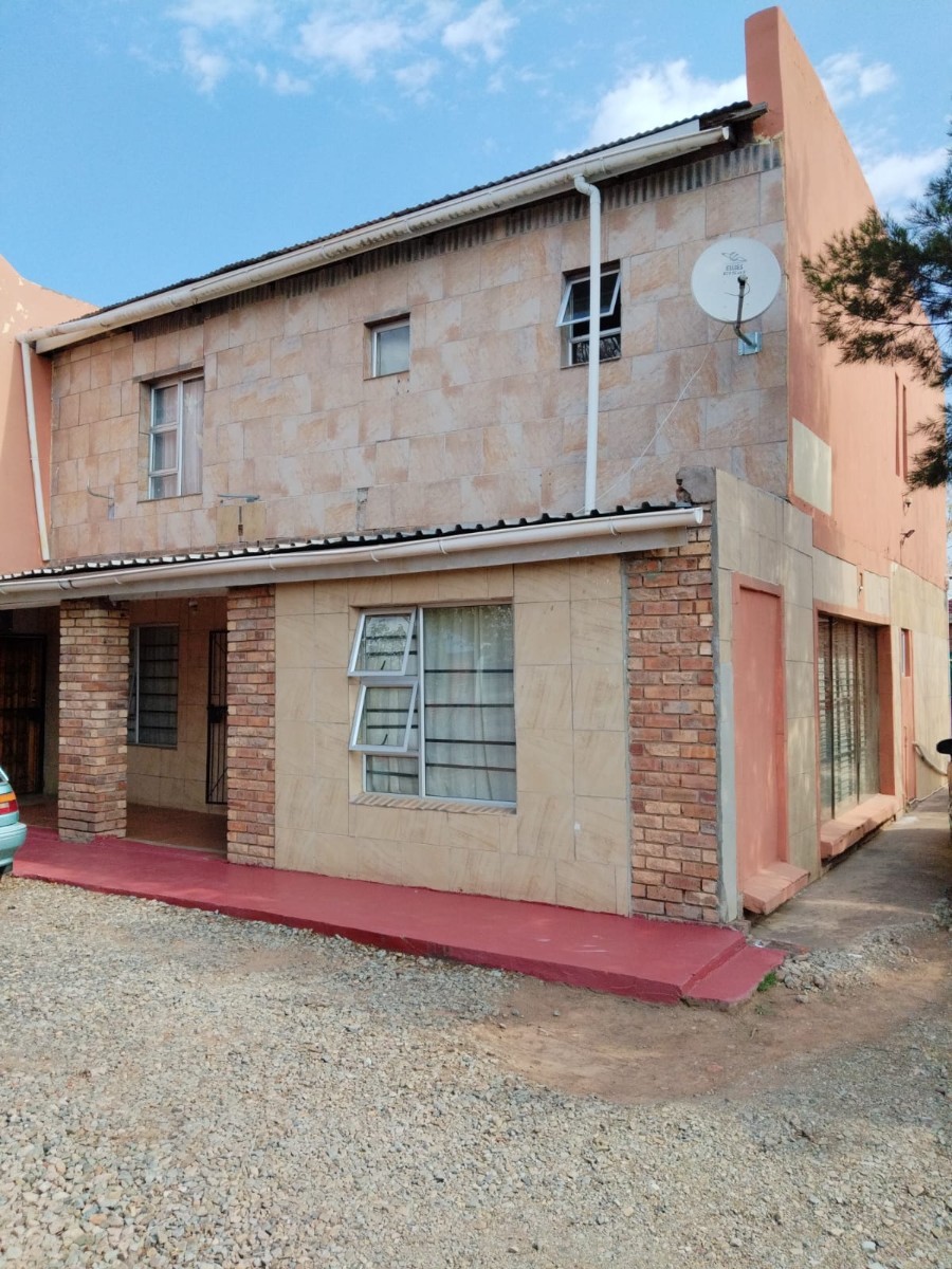 House for sale in Queenstown Central, Queenstown, 12 Blesbok Street, Queenstown Central, Queenstown, Eastern Cape, 687 m²