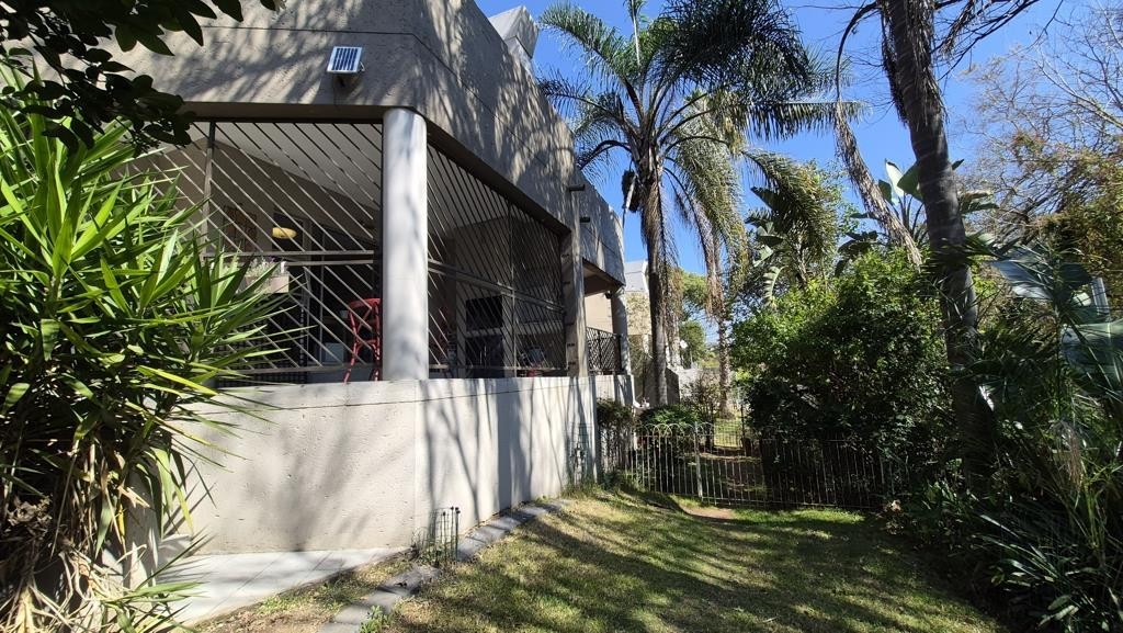 Apartment for rent in Bryanston, Sandton, 0, Balmoral Complex, 20 Cedar Street, Bryanston, Sandton, Gauteng, 74 m²