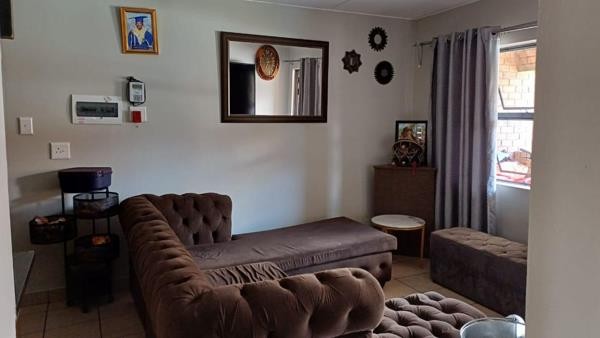 House for sale in Kibler Park, Johannesburg, 48 m²