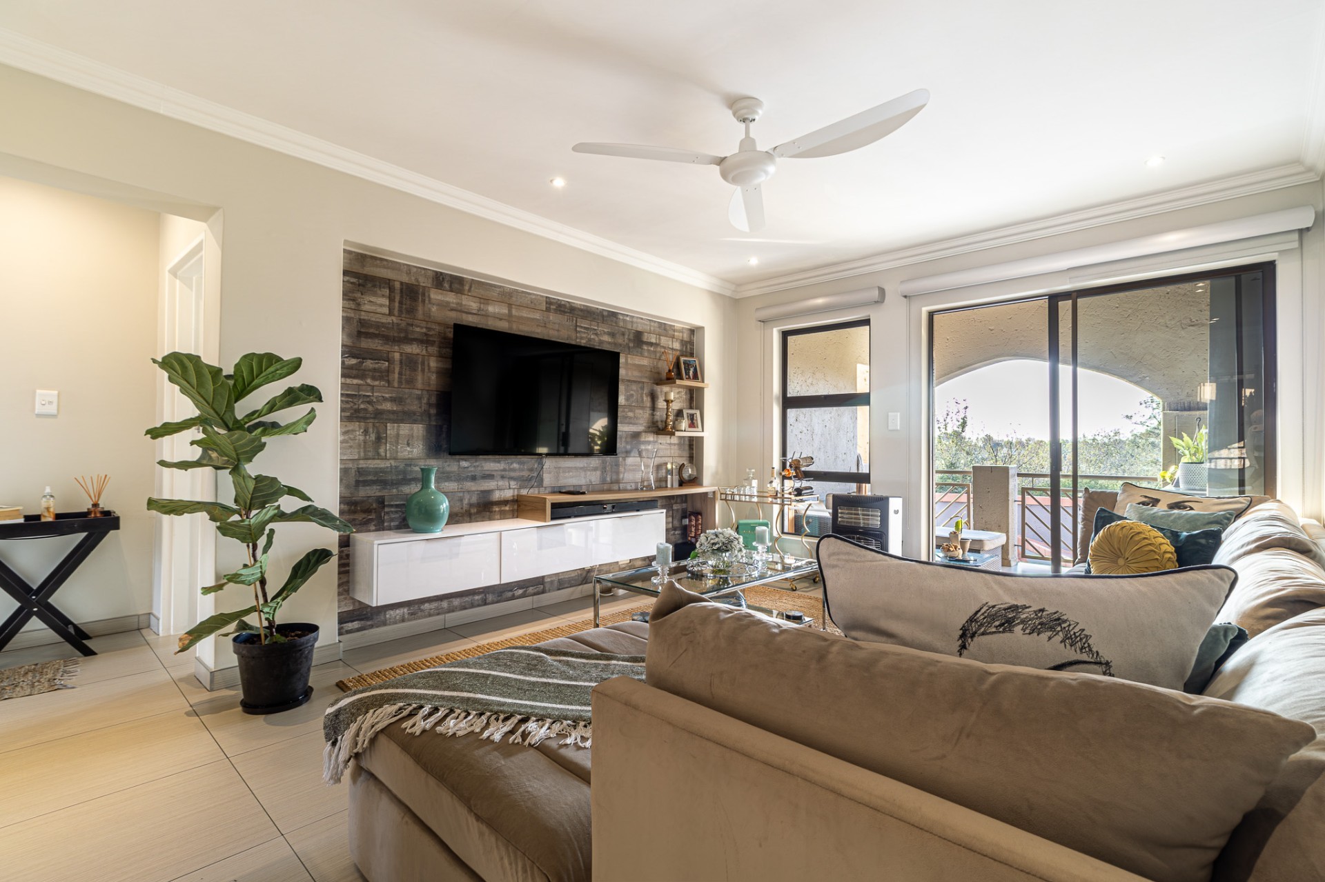 Apartment for sale in Fourways, Sandton, 80 m²