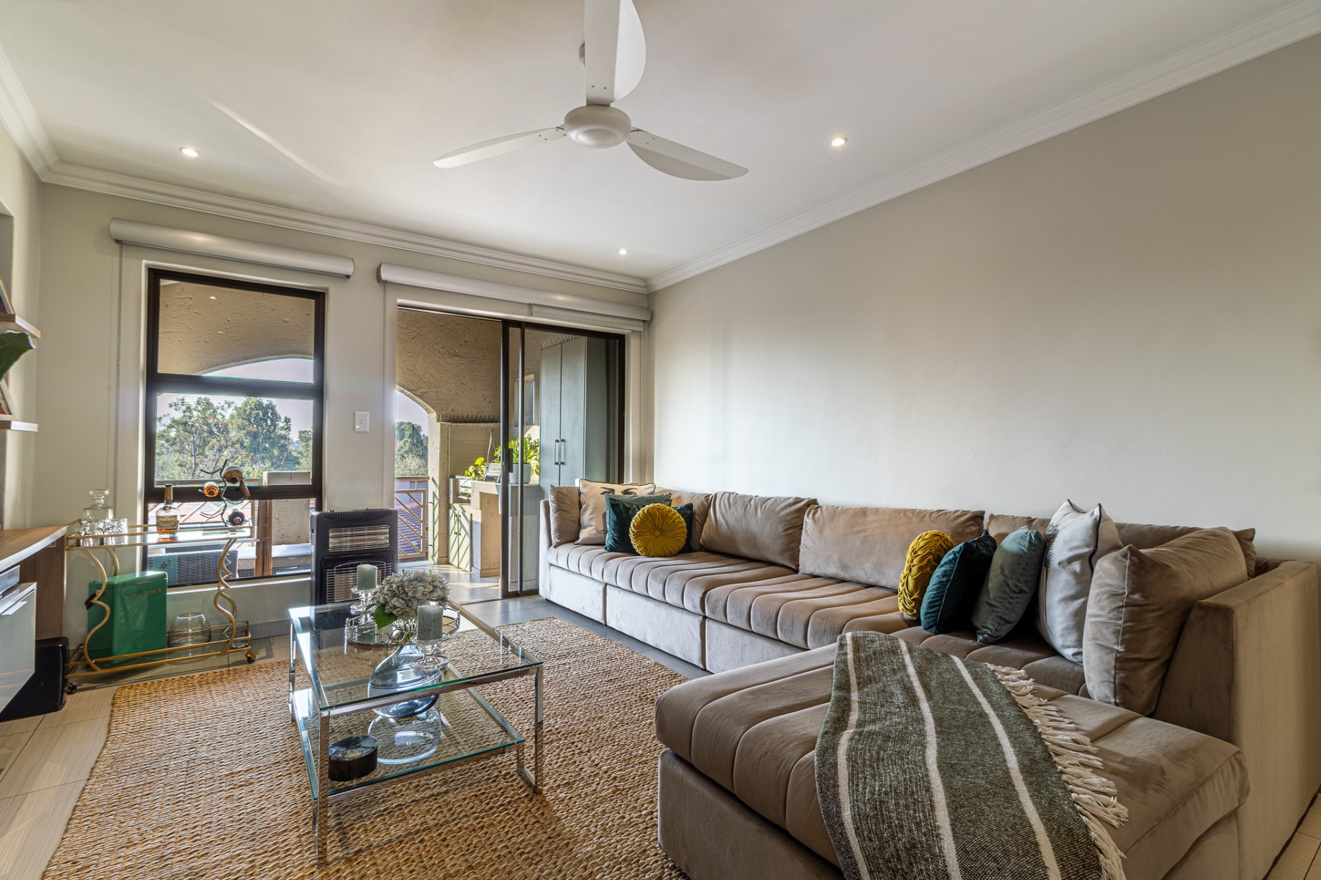 Apartment for sale in Fourways, Sandton, 80 m²