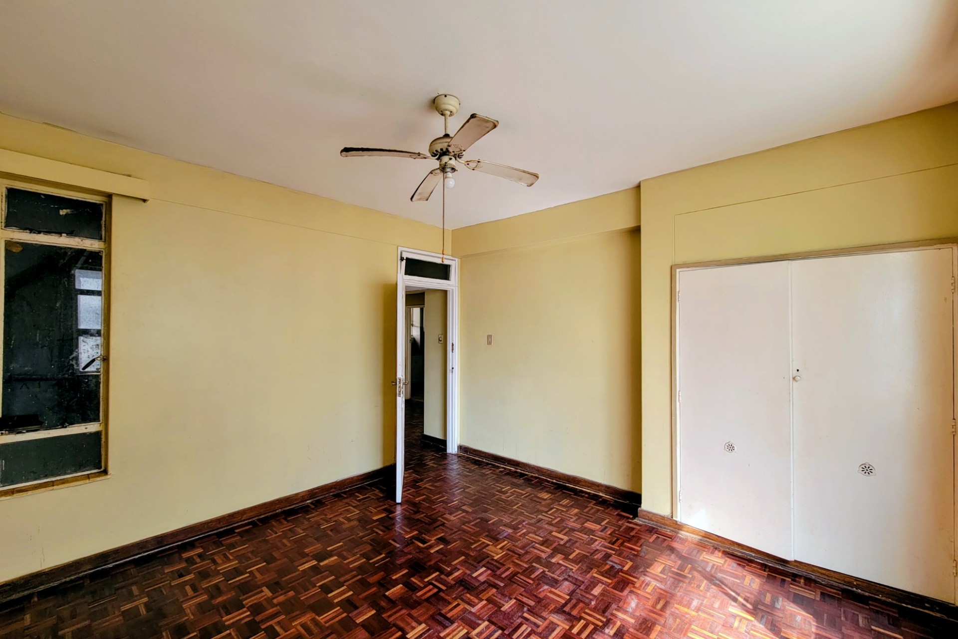 Apartment for sale in South Beach, Durban, KwaZulu Natal, 75 m²