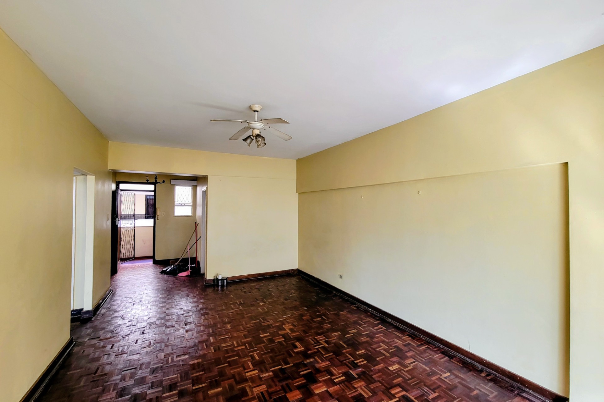 Apartment for sale in South Beach, Durban, KwaZulu Natal, 75 m²
