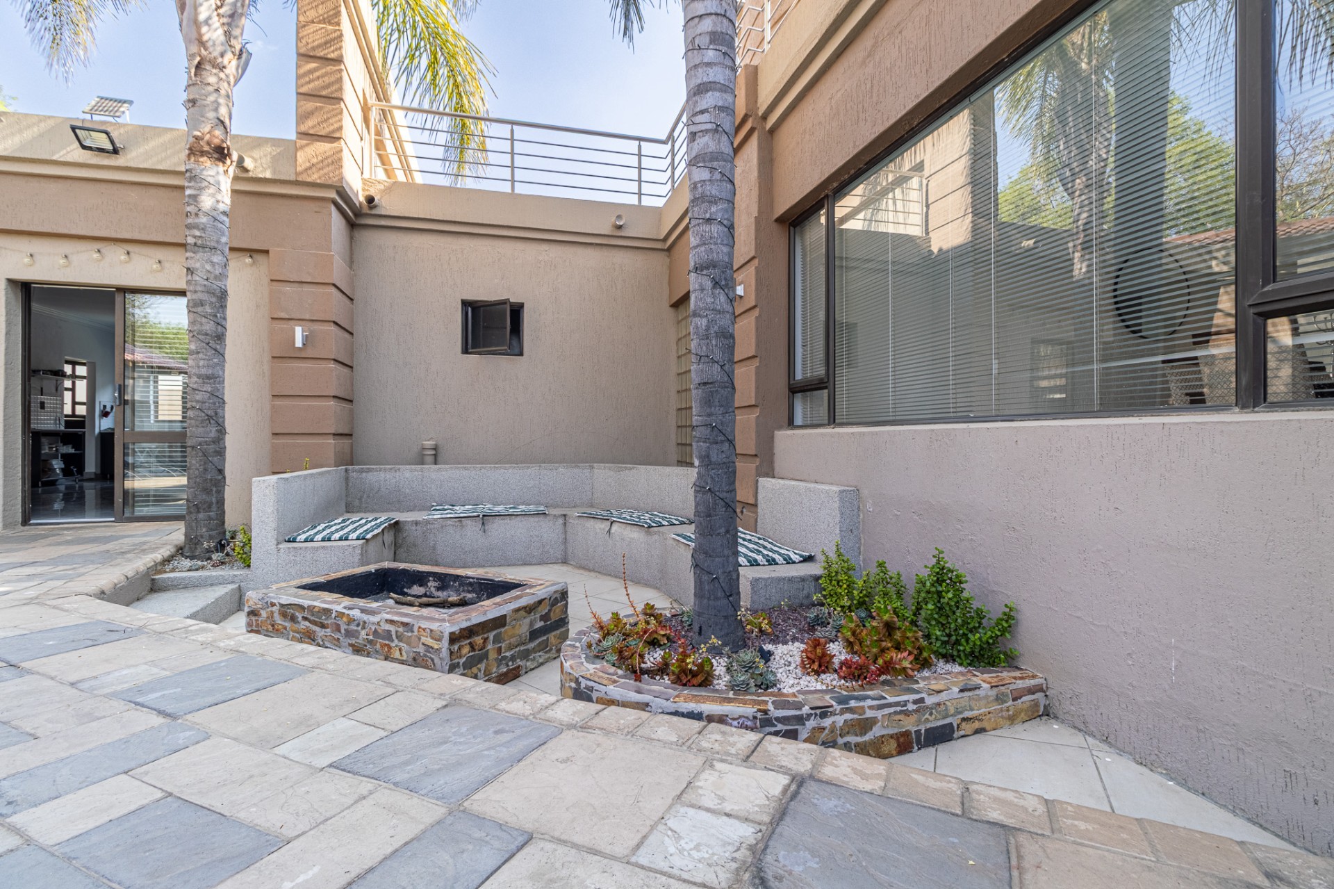 House for sale in Fourways Gardens, Sandton, 553 m²