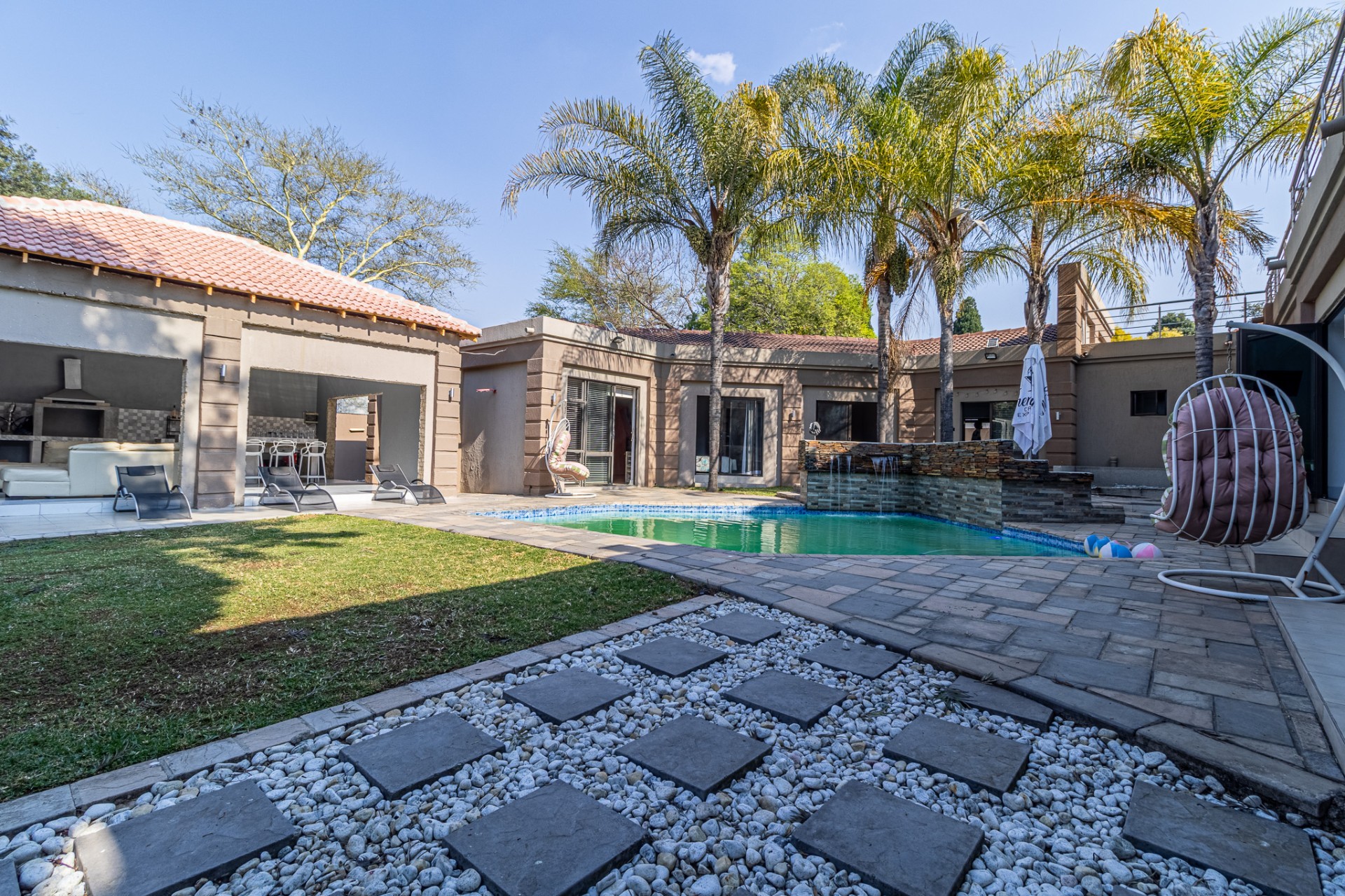 House for sale in Fourways Gardens, Sandton, 553 m²