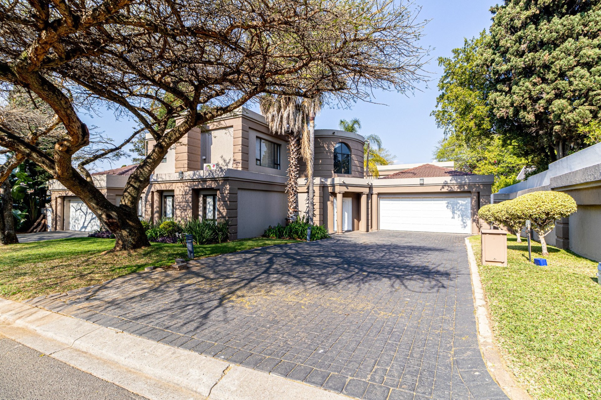 House for sale in Fourways Gardens, Sandton, 553 m²