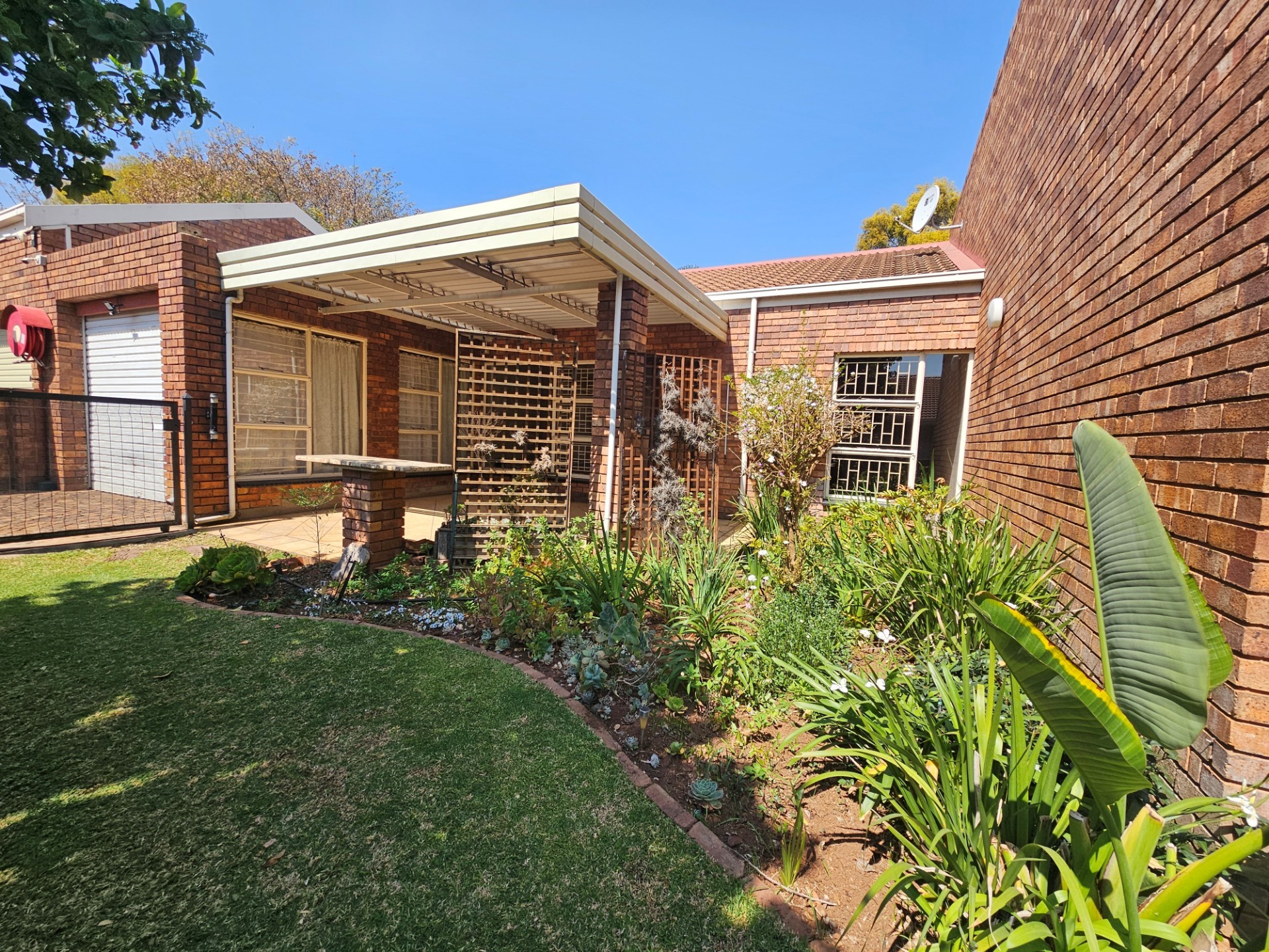 Stylish, contemporary living with a second lounge, study or 3rd bedroom.