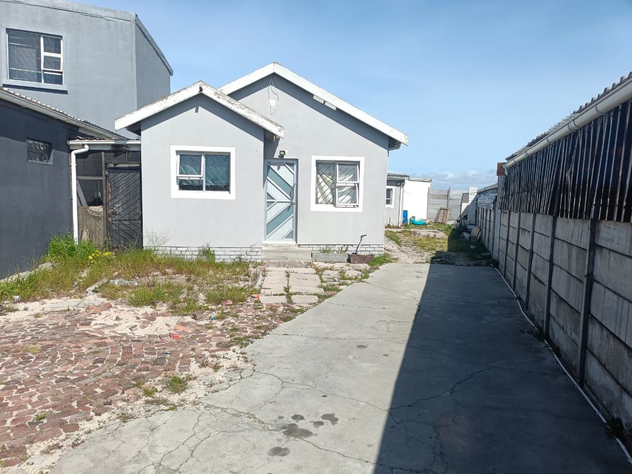 House for sale in Westgate, Mitchells Plain, 117 m²