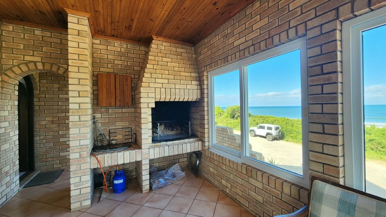 House for sale in Aston Bay, Jeffreys Bay, 581 m²