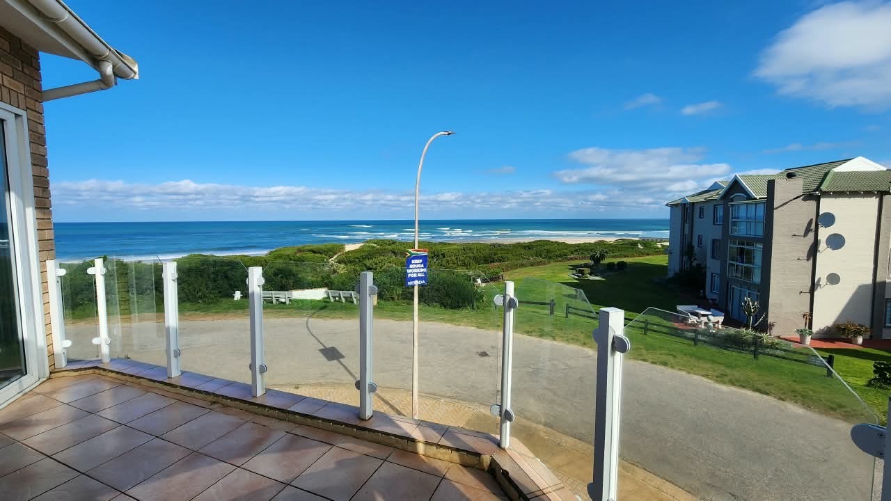 House for sale in Aston Bay, Jeffreys Bay, 581 m²