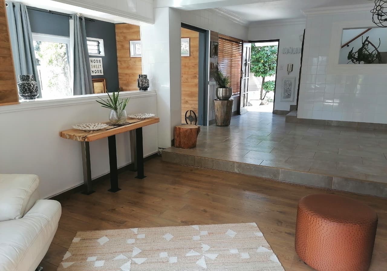 House for rent in Bryanston, Sandton, 900 m²