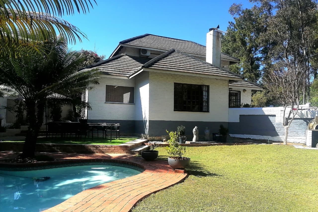 House for rent in Bryanston, Sandton, 900 m²