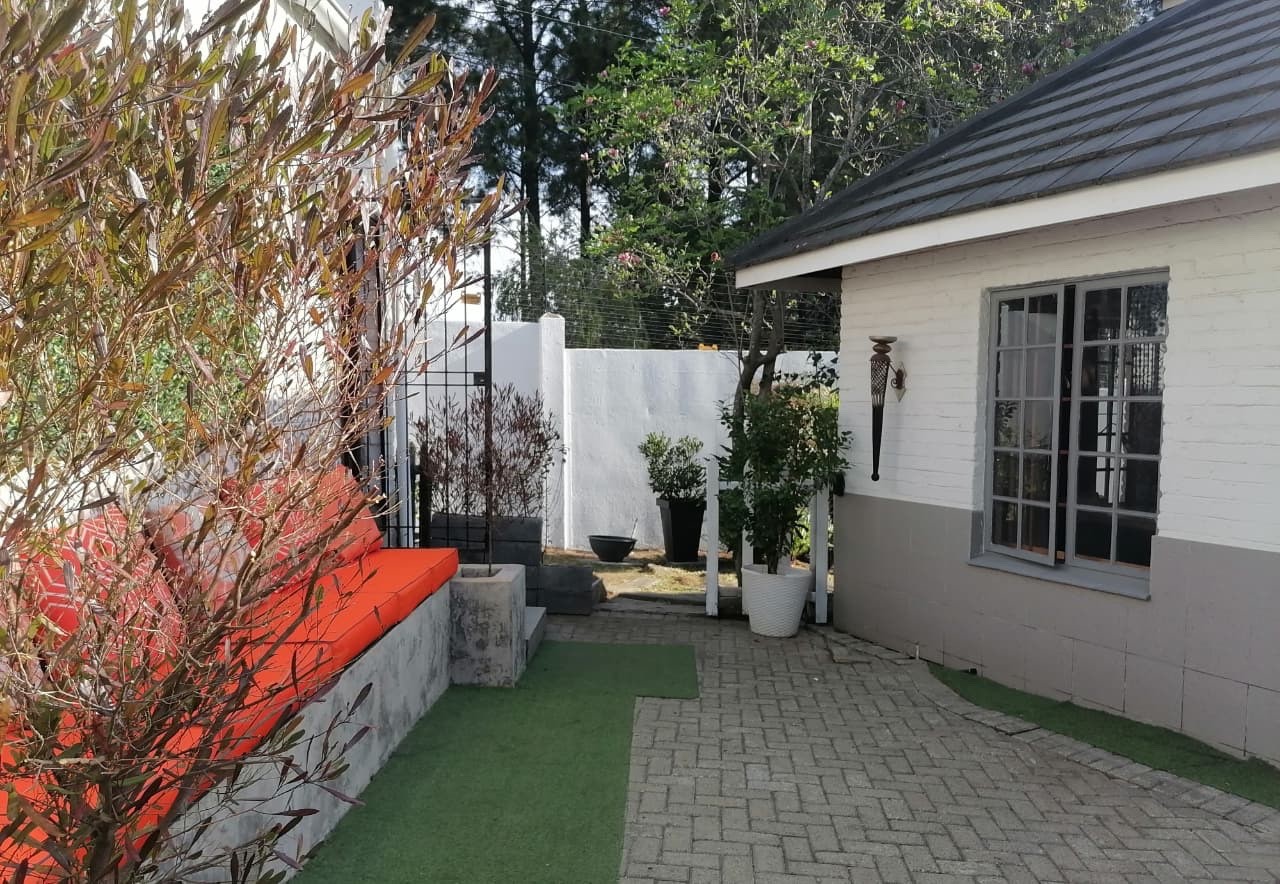 House for rent in Bryanston, Sandton, 900 m²