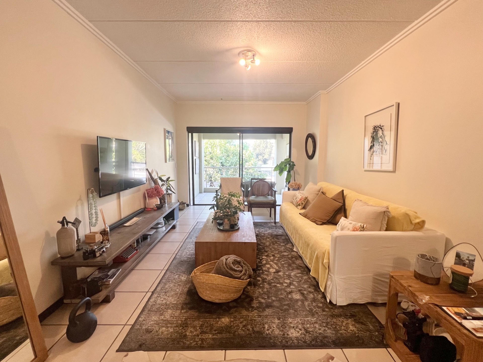 Apartment for rent in Bryanston, Sandton, 80 m²