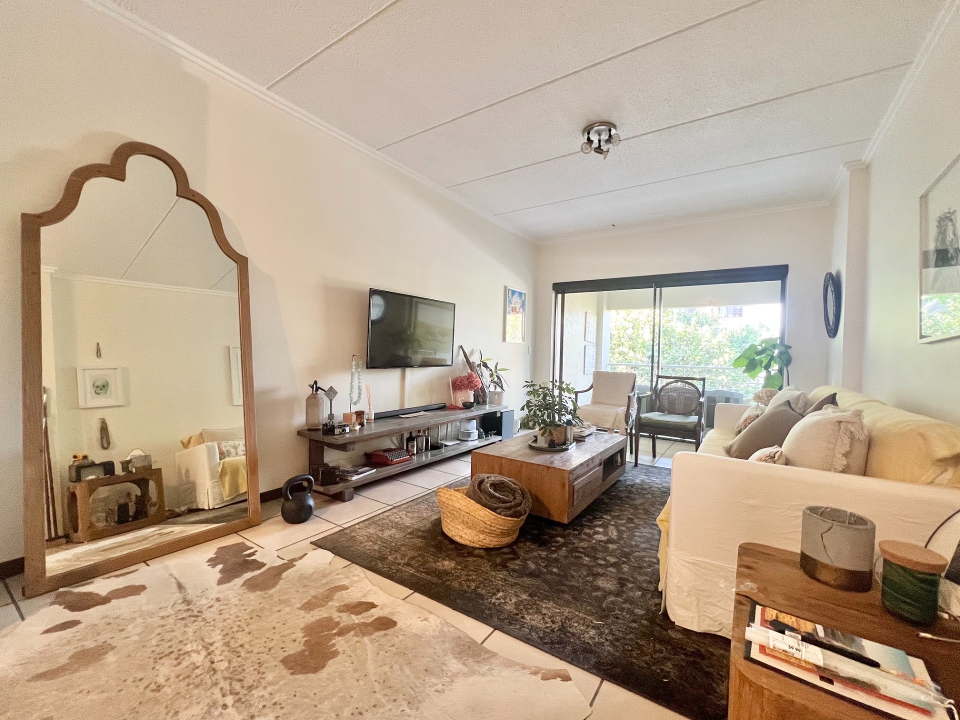 Apartment for rent in Bryanston, Sandton, 80 m²