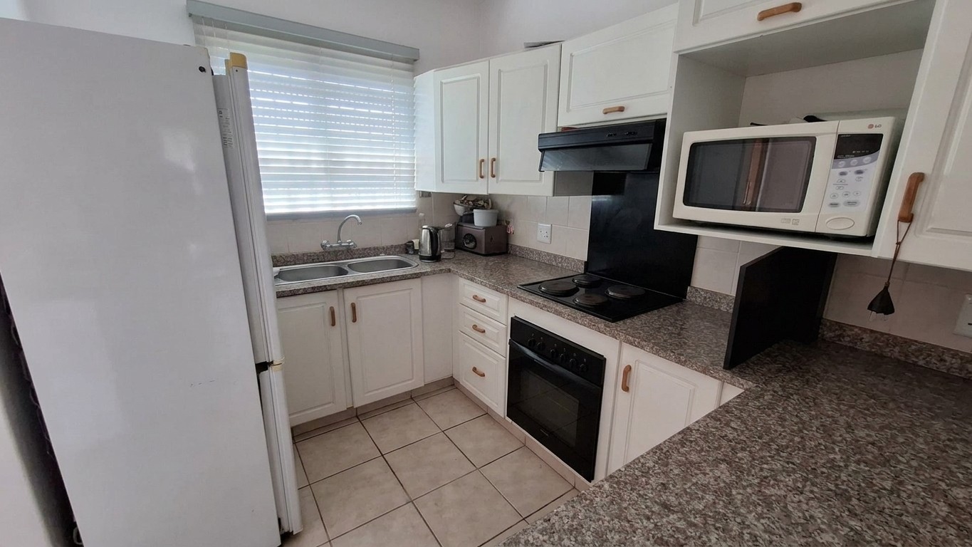 Apartment for sale in Manaba Beach, Margate, KwaZulu Natal, 76 m²