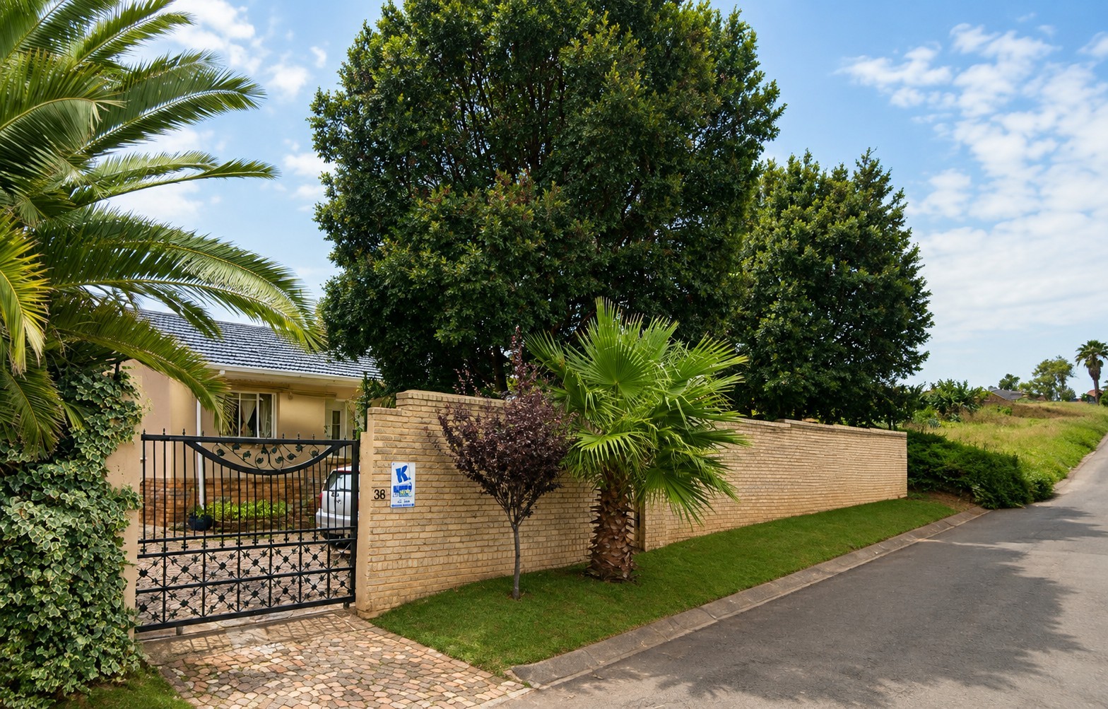House for sale in Sophiatown, Johannesburg, 569 m²