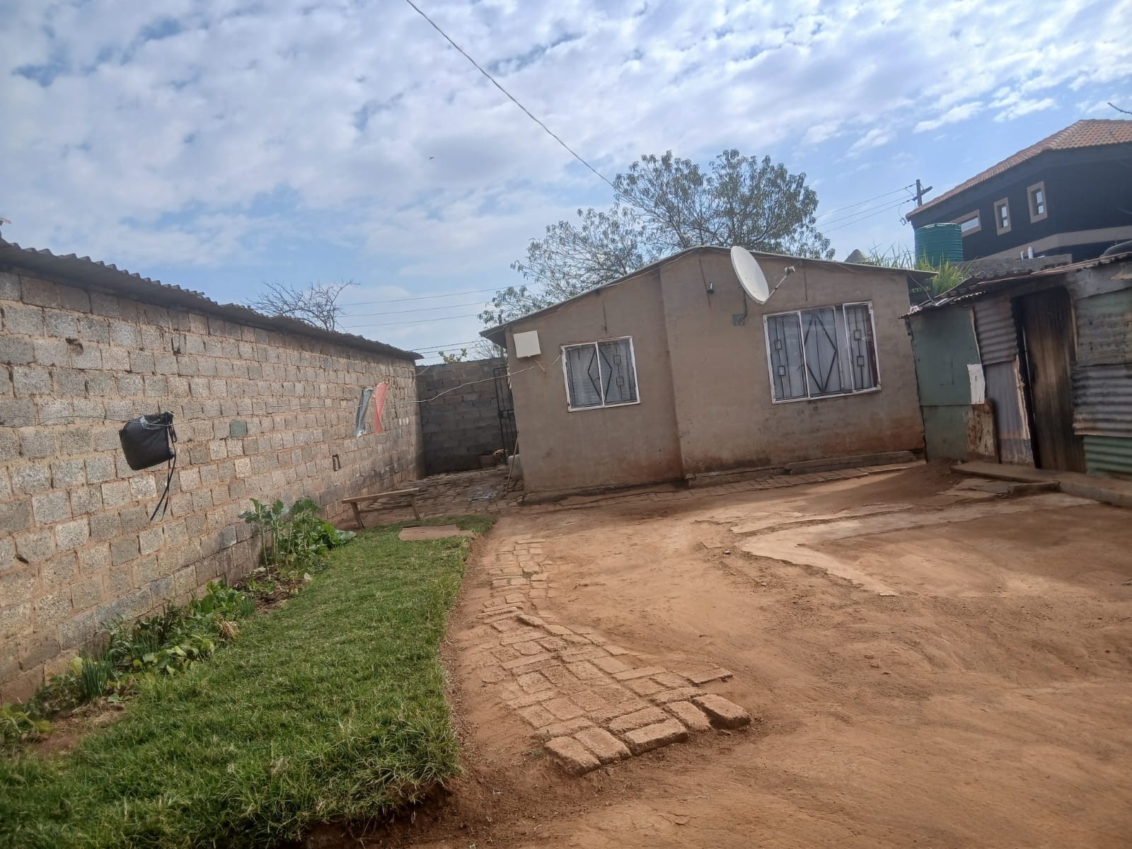 House for sale in Orange Farm, Evaton, 249 m²