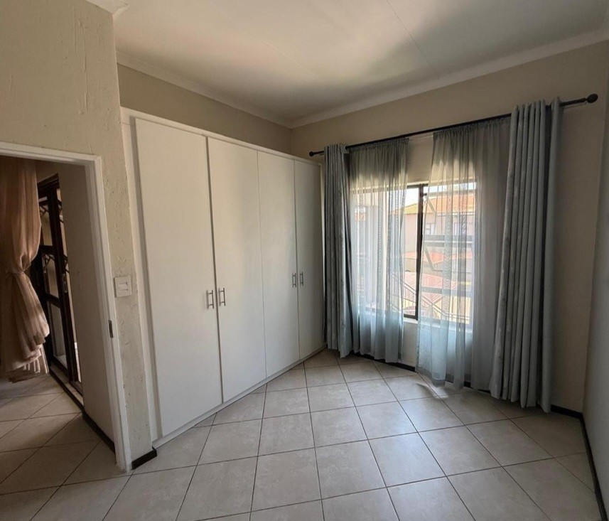 Apartment for rent in Goedeburg, Benoni, 00 0, Waterfall park, 0 Beryl street, Goedeburg, Benoni, Gauteng