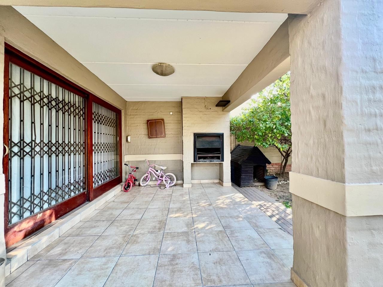 House for sale in Bloubosrand, Randburg, 150 m²