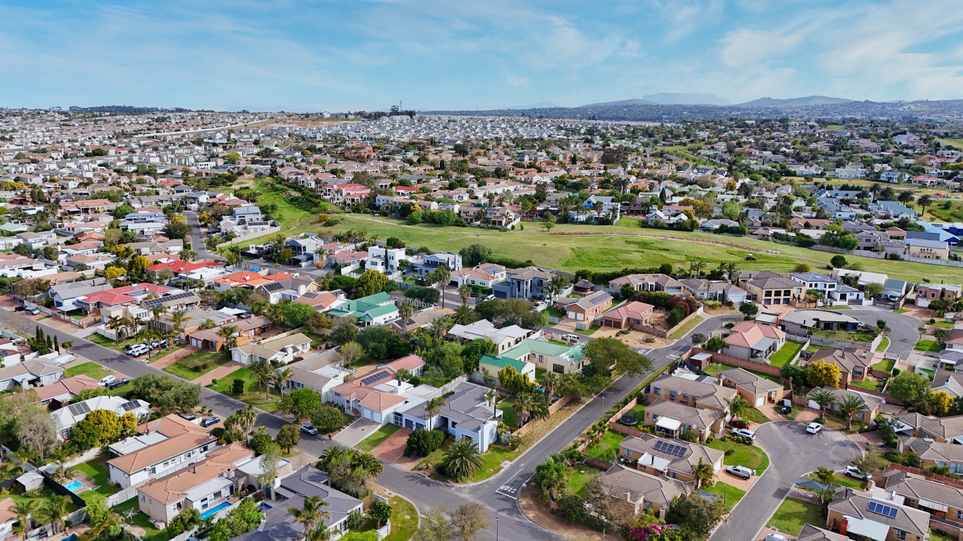 House for sale in Uitzicht, Durbanville, 247 m²