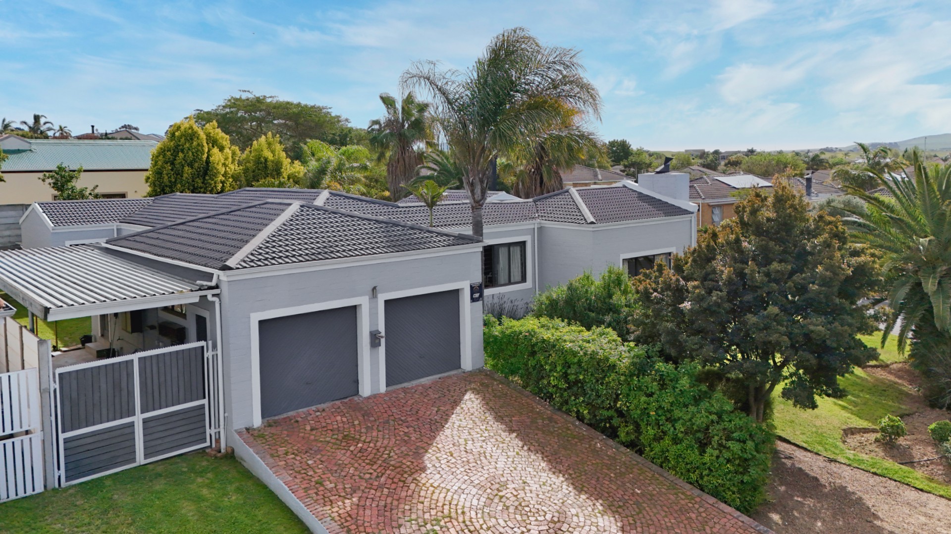 House for sale in Uitzicht, Durbanville, 247 m²