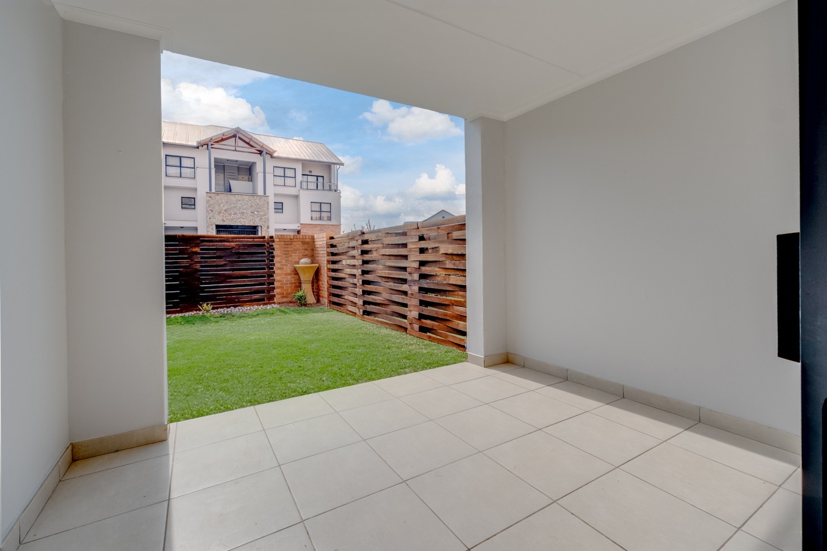 Townhouse for sale in Linbro Park, Sandton, 100 m²