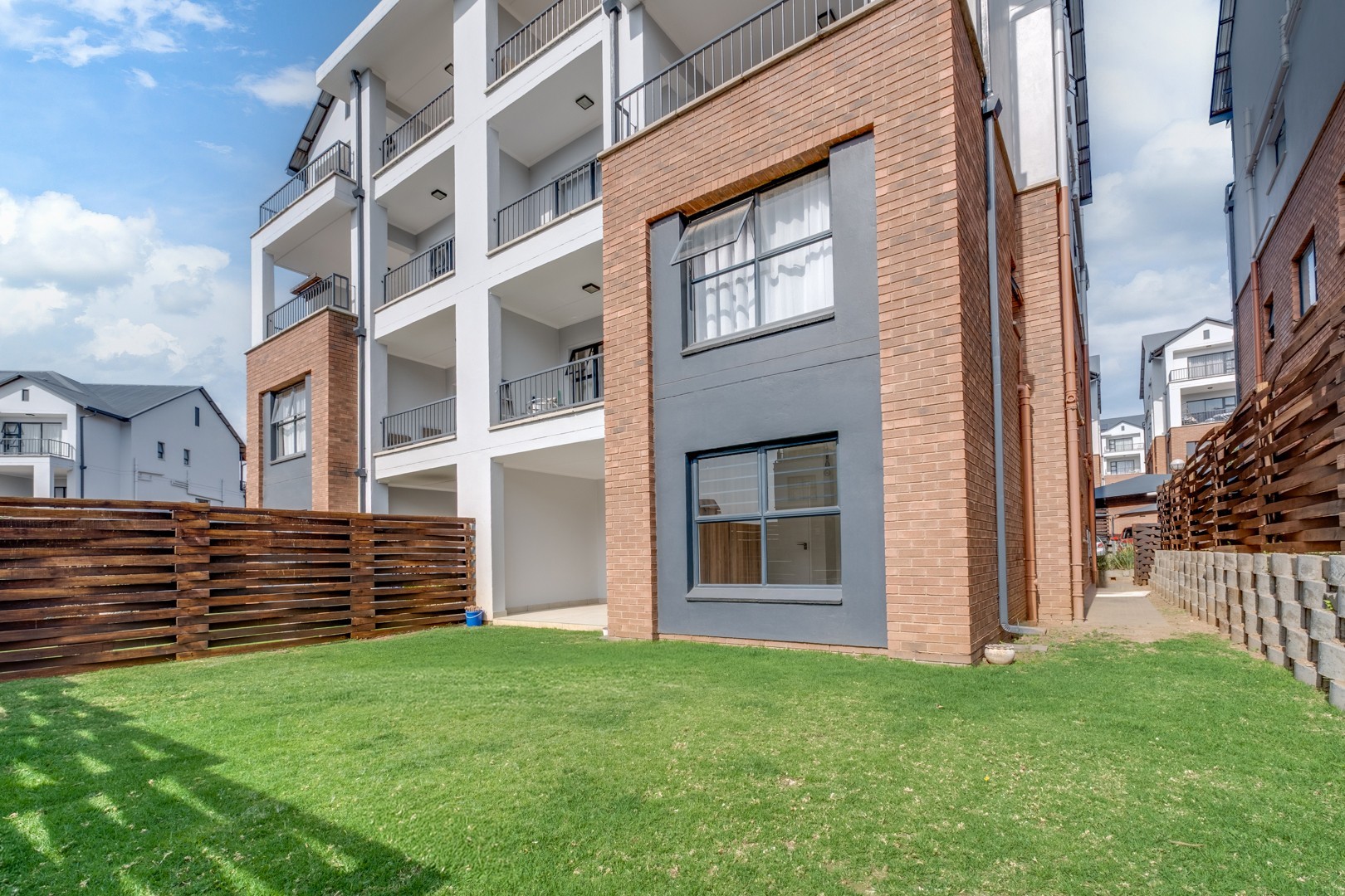 Townhouse for sale in Linbro Park, Sandton, 100 m²