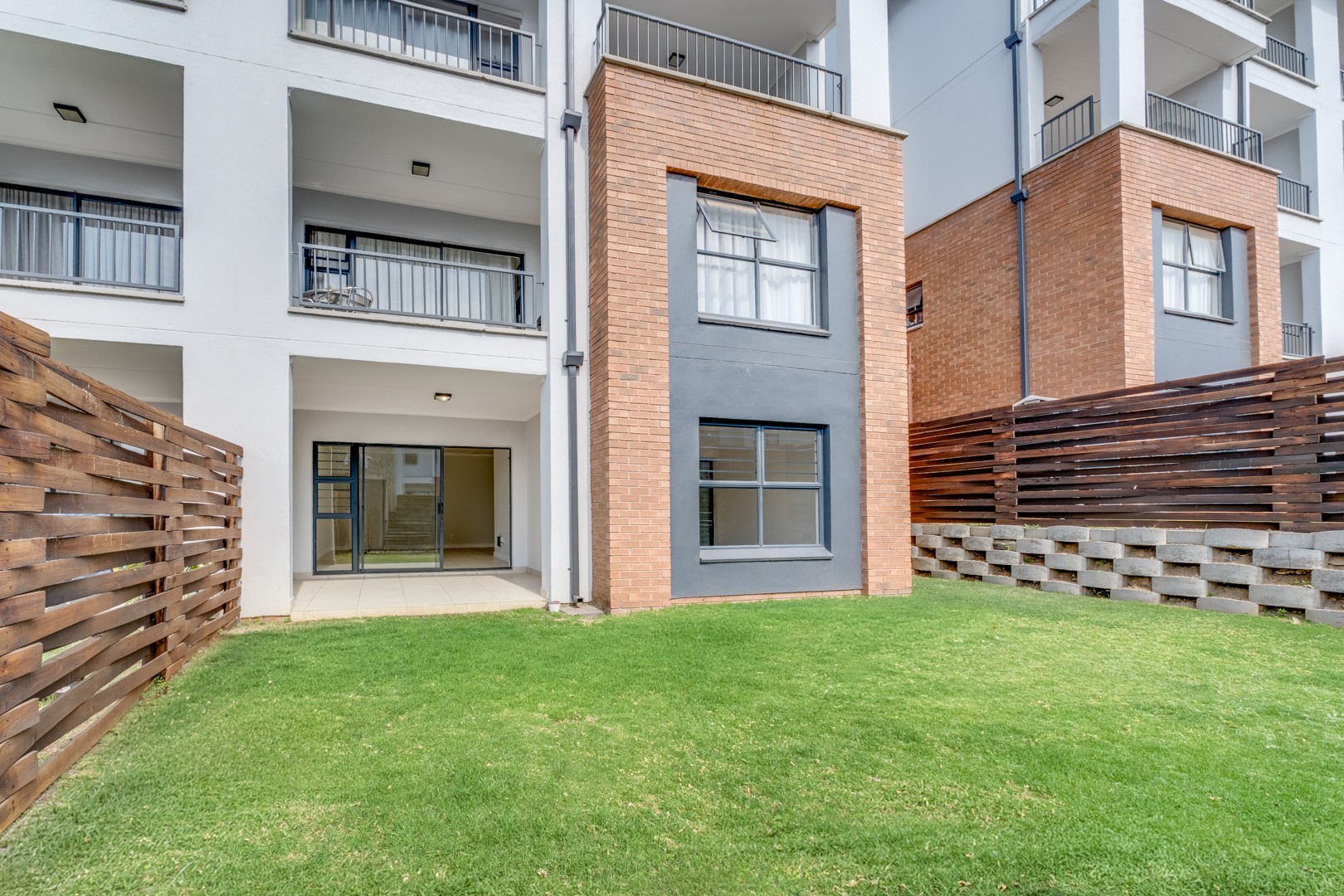 Townhouse for sale in Linbro Park, Sandton, 100 m²