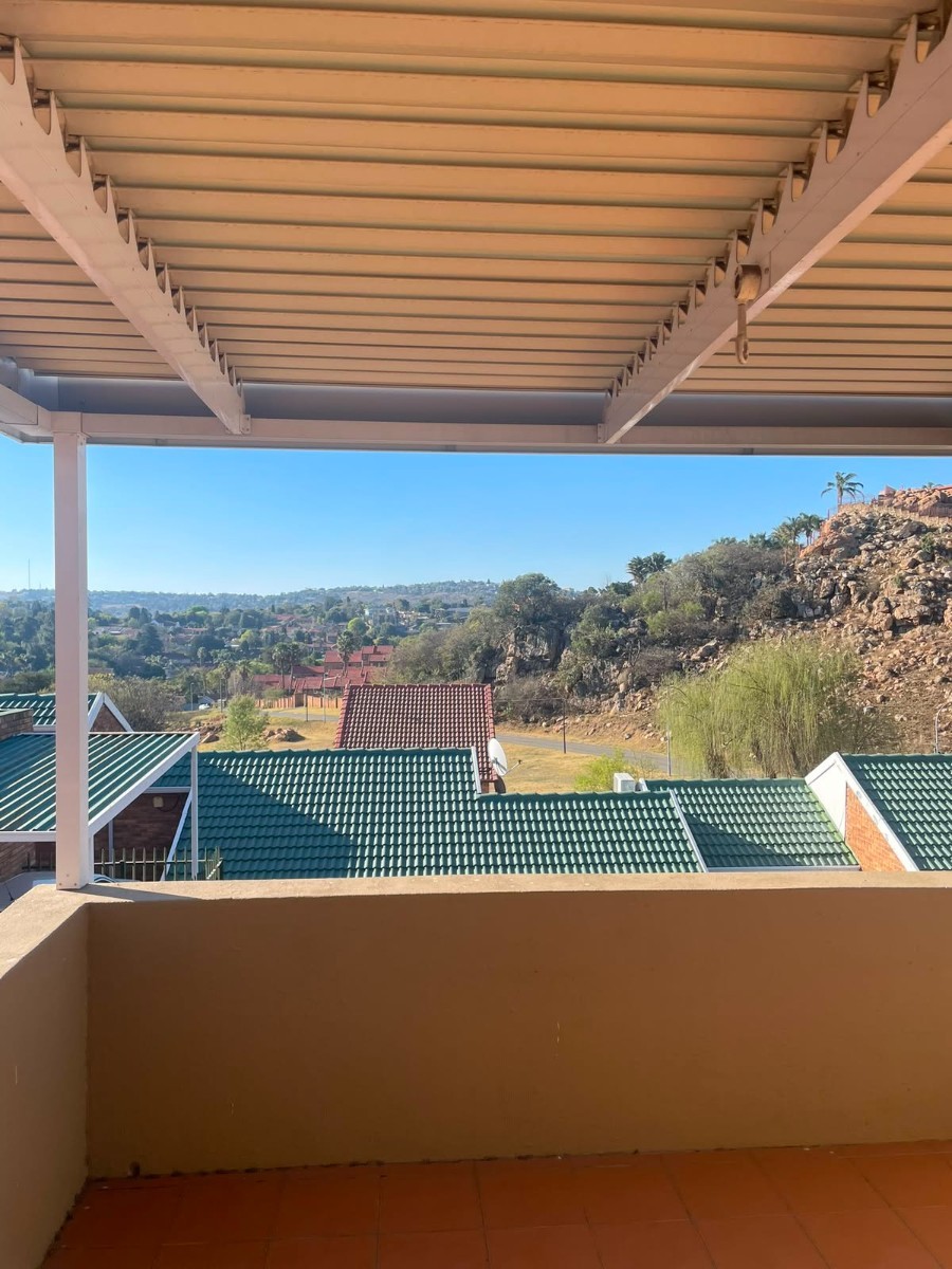Townhouse for sale in Helderkruin, Roodepoort, 116 m²