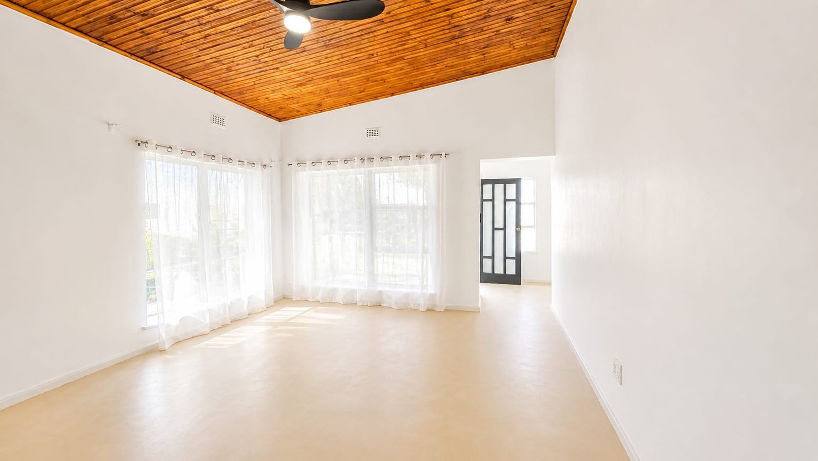 House for sale in Swellendam, 324 m²