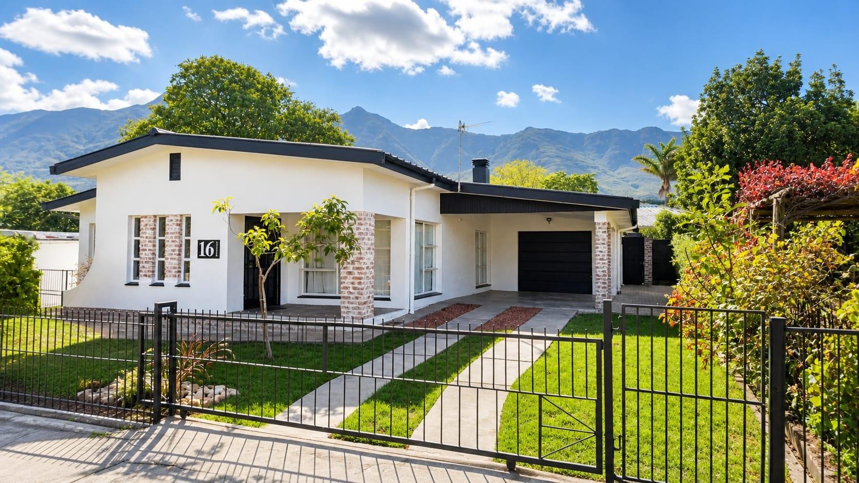 House for sale in Swellendam, 324 m²
