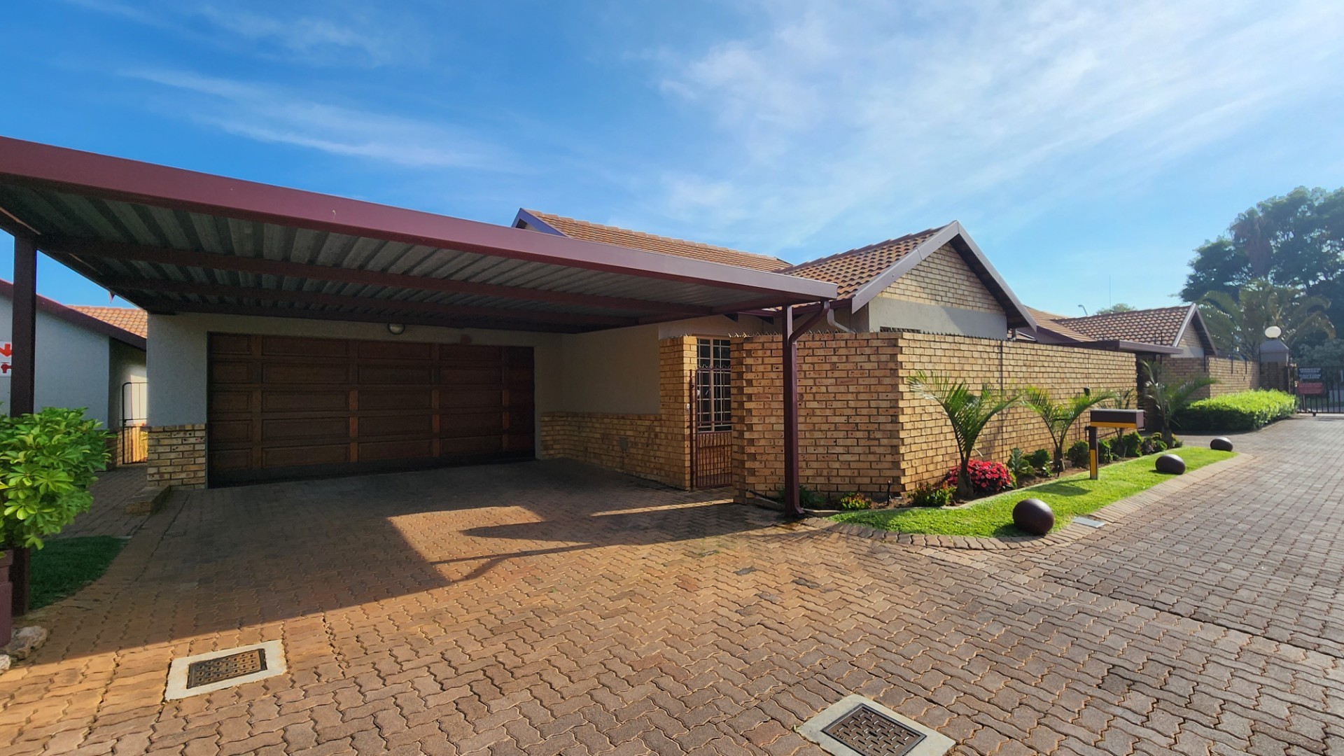 Townhouse for rent in Sinoville, Pretoria