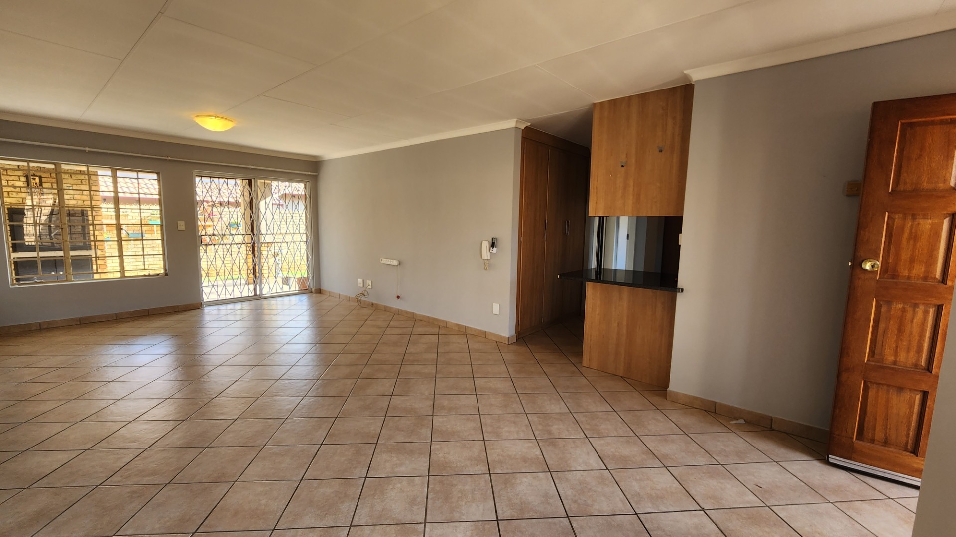 Townhouse for rent in Sinoville, Pretoria