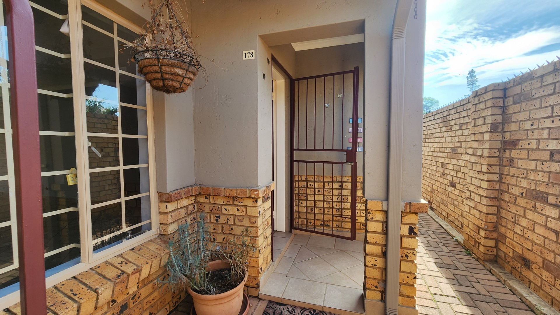 Townhouse for rent in Sinoville, Pretoria