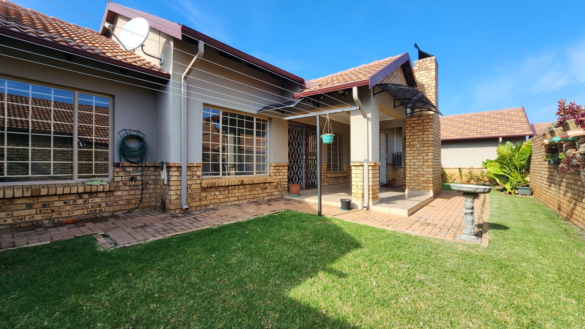 Townhouse for rent in Sinoville, Pretoria