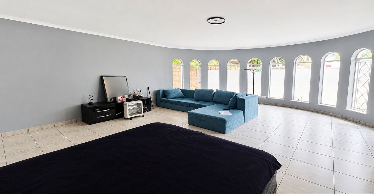 House for sale in President Park, Midrand, 389 m²